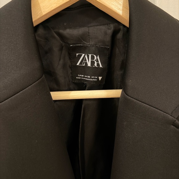 Zara Classic Black Jacket - Picture 2 of 3
